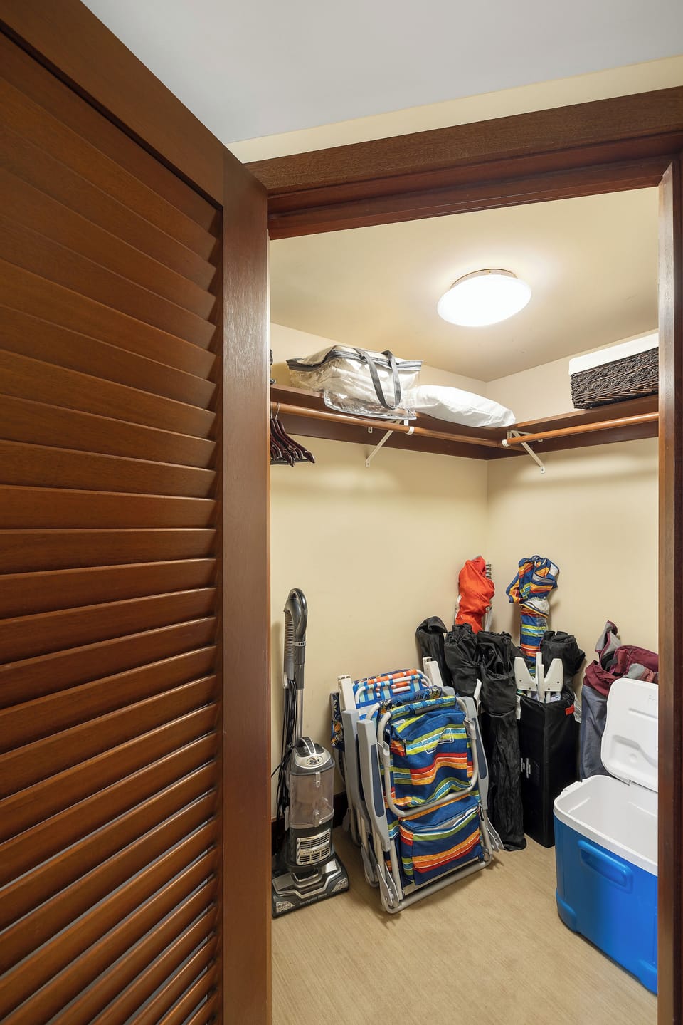 The home offers an extra storage space for your getaway essentials.