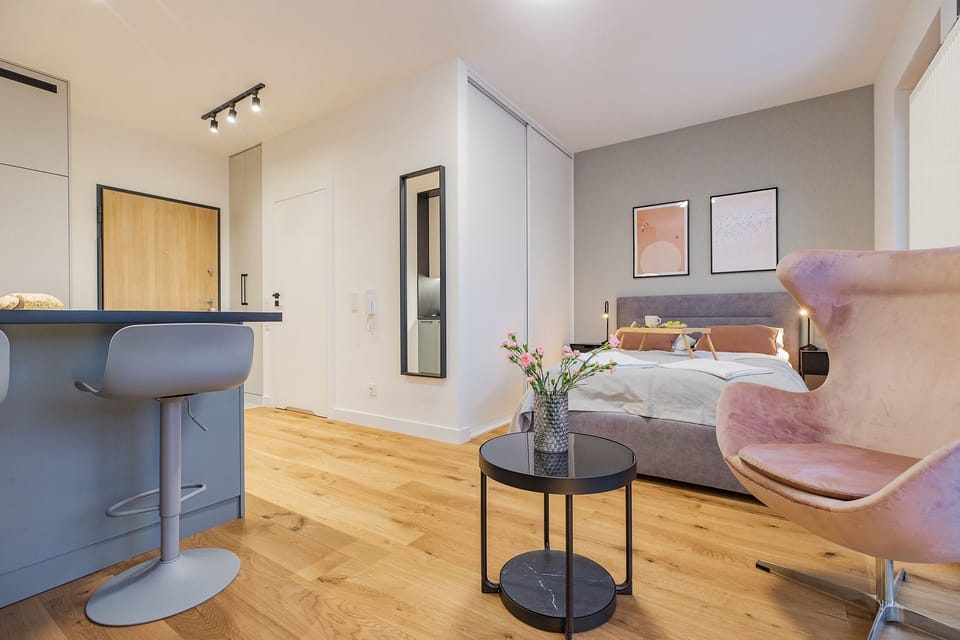 Business Apartment | 1 bedroom, blackout drapes, iron/ironing board, free WiFi