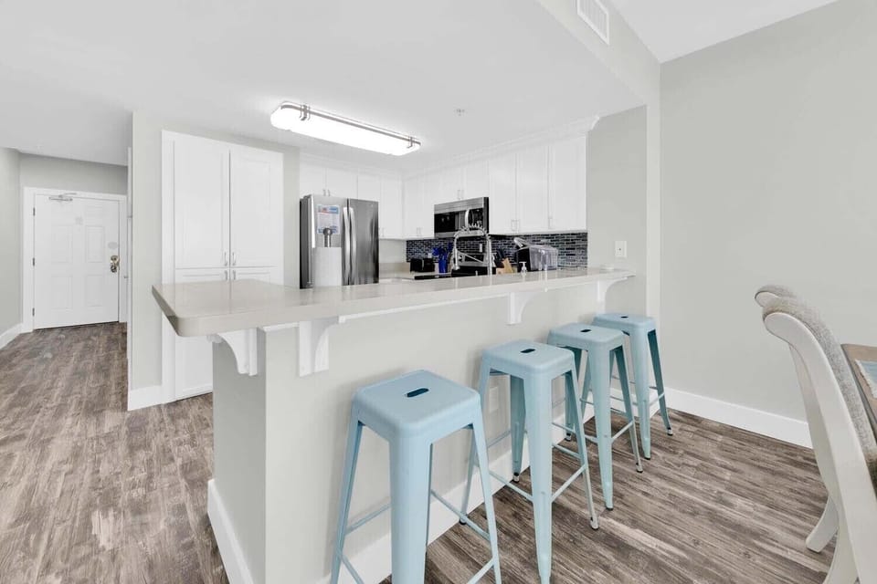 Eat-in bar seating