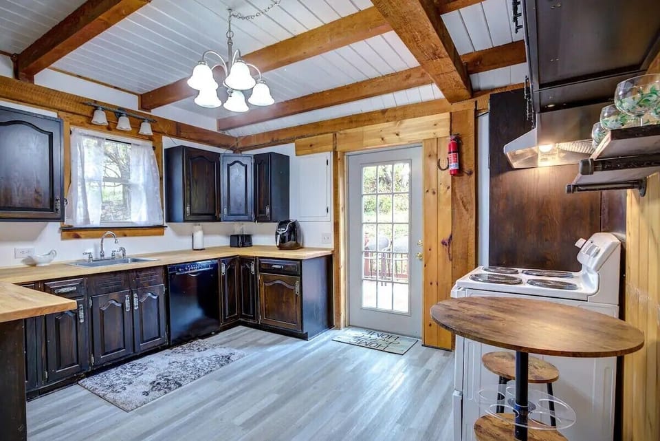 Kitchen flows onto Upper Deck!