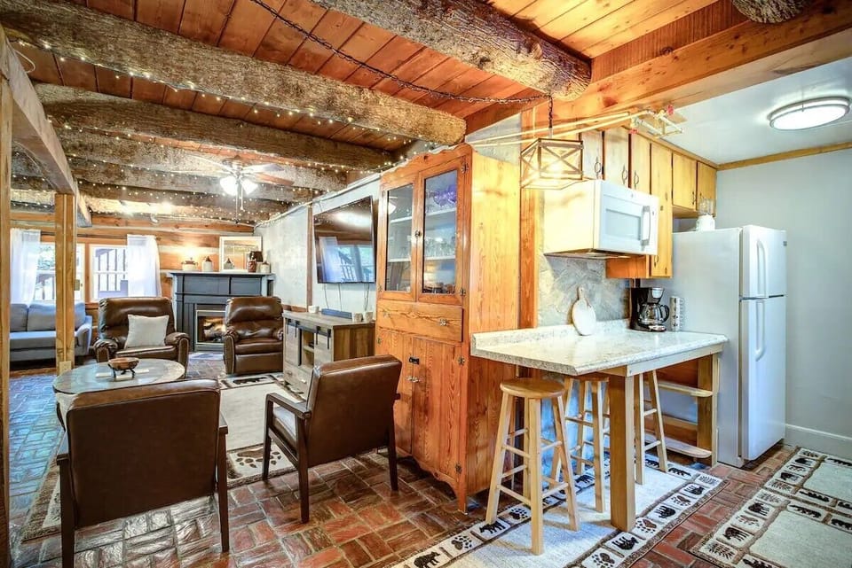 Kitchenette & Living Room
