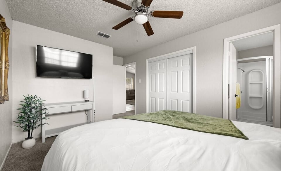 Tranquil and Cozy: The bedroom offers a calm and inviting atmosphere, perfect for unwinding after a day of exploring.
