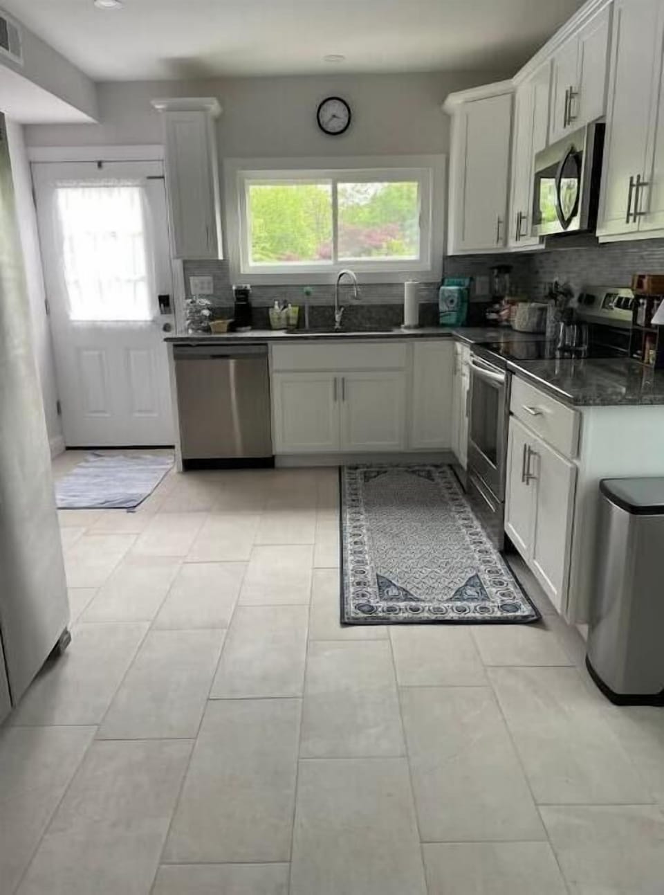 Fully outfitted kitchen