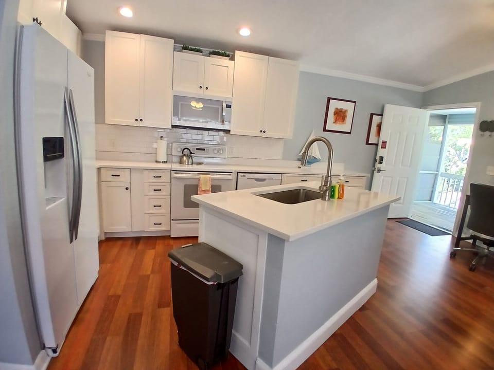 Full size Kitchen