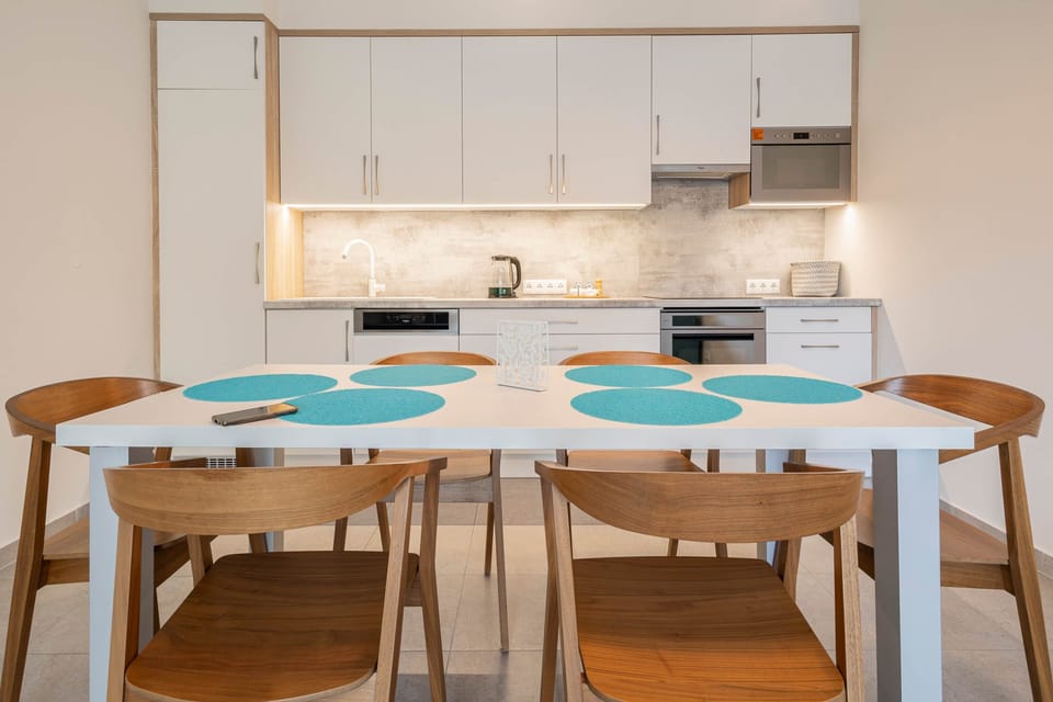 Dining area x Kitchen