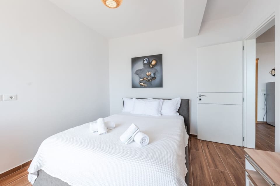 Bedroom with a double bed