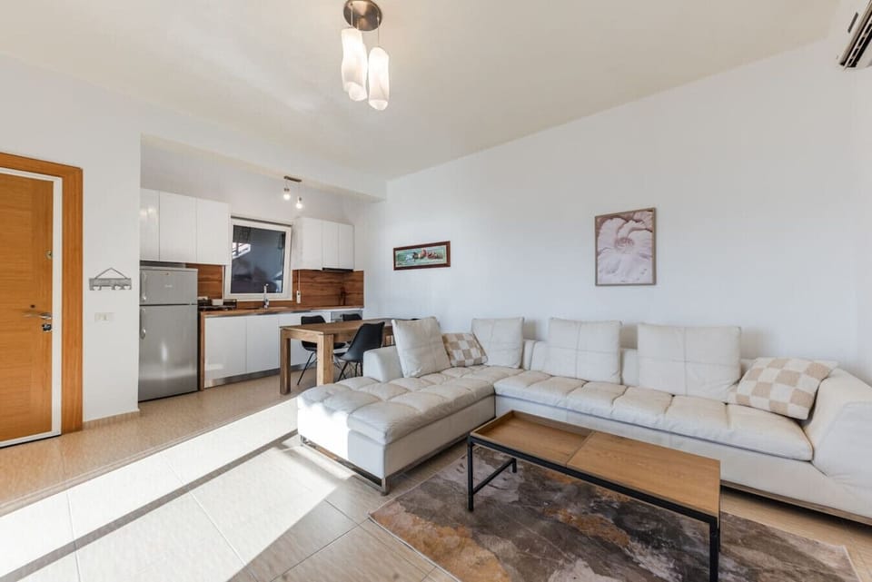 Fully-equipped kitchen and living room