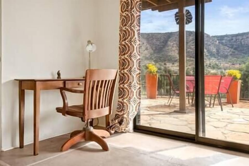 A nook to catch up with work.