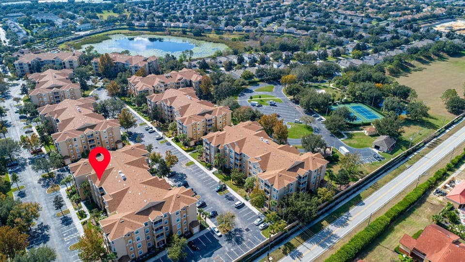 Aerial view showing location of Incredibles Hideaway