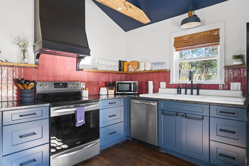 Fully Stocked Kitchen