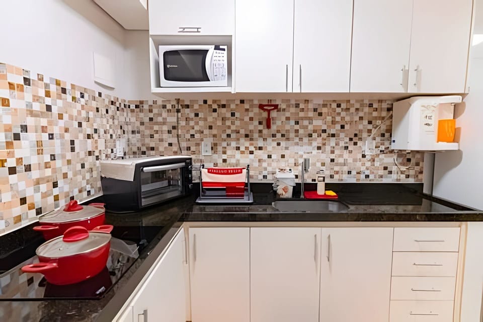 Chalet | Private kitchen | Microwave, cookware/dishes/utensils