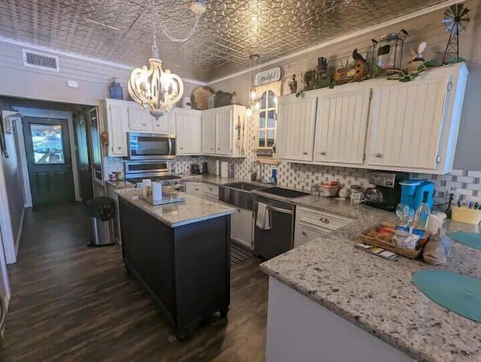 Kitchen 2