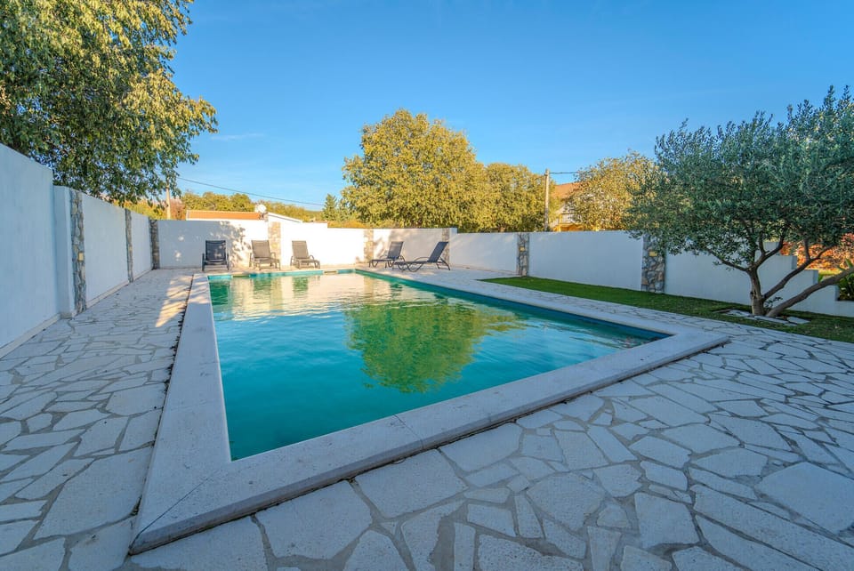 pool