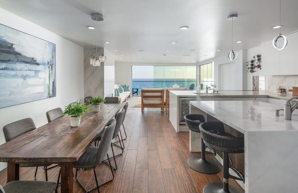 Open Chefs kitchen. Full Panoramic Ocean Views. 