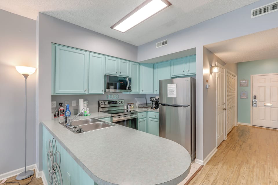 Kitchen | Hamilton Beach Drip/Pod Coffee Maker | Dishwasher | Cooking Basics