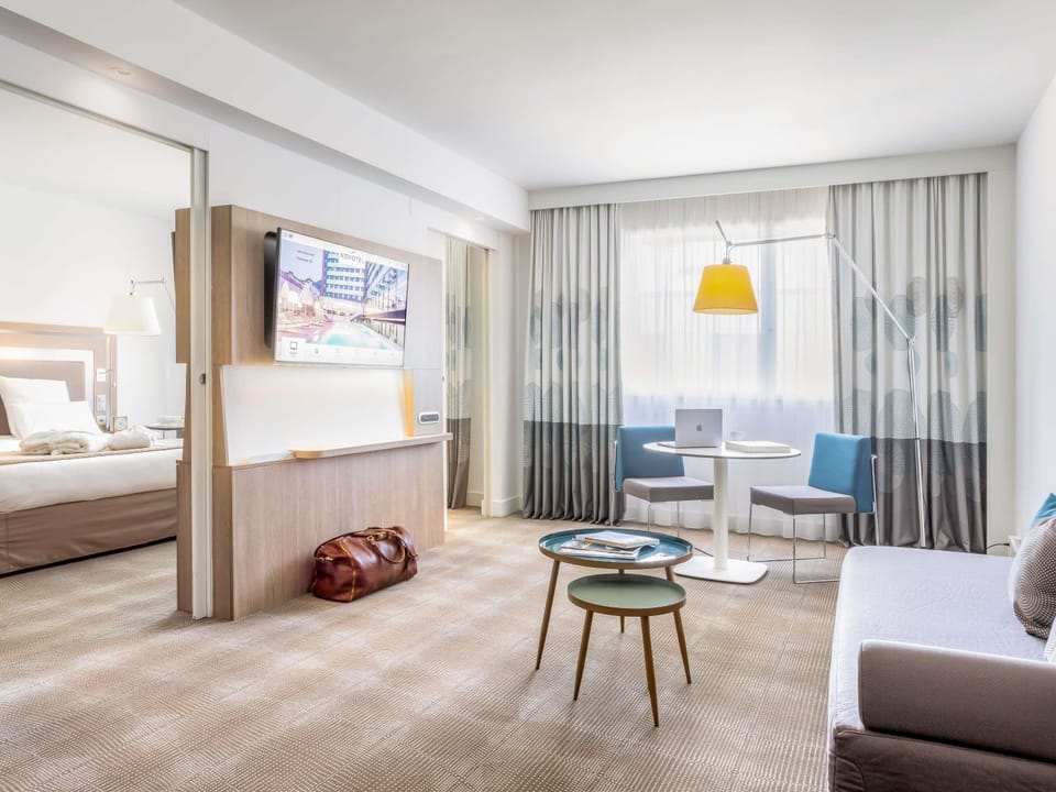 Suite, 1 King Bed with Sofa bed | Premium bedding, in-room safe, desk, laptop workspace