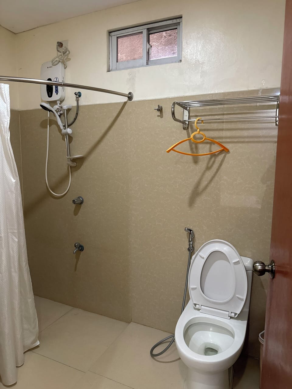 Basic Double or Twin Room | Bathroom | Towels