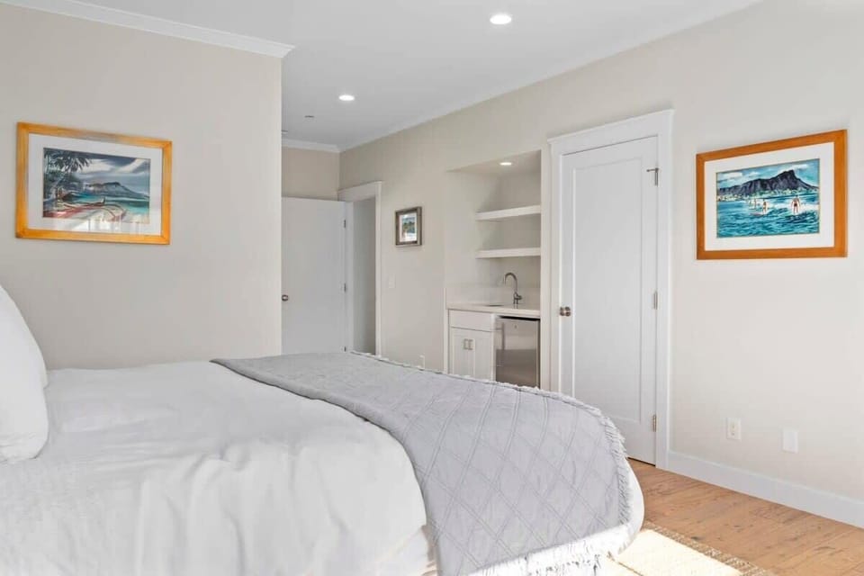 Primary Bedroom - Upstairs