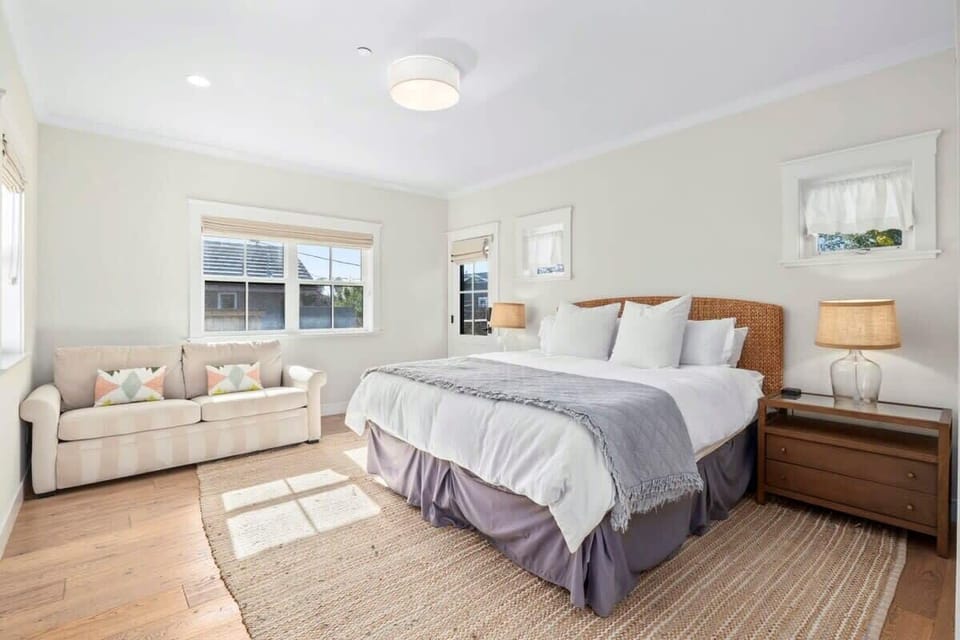 Primary Bedroom - Upstairs