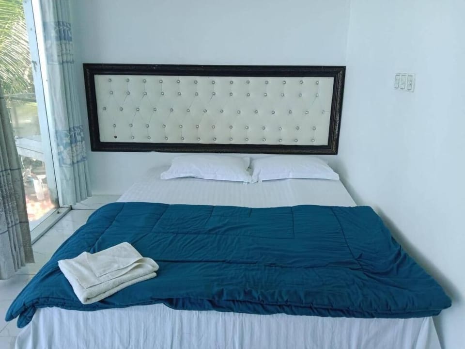 In-room safe, desk, soundproofing, free WiFi