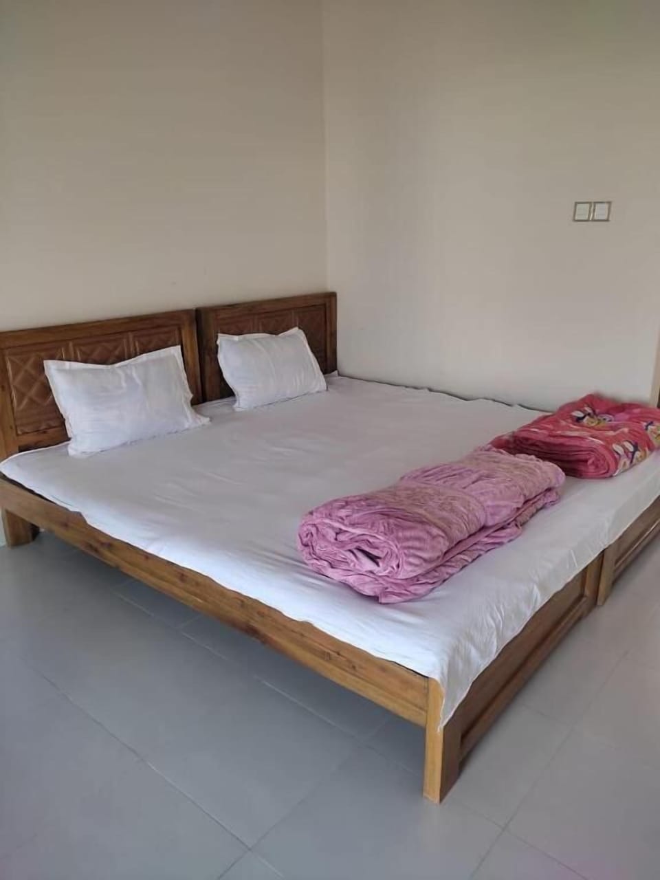 Soundproofing, WiFi (free), bed sheets
