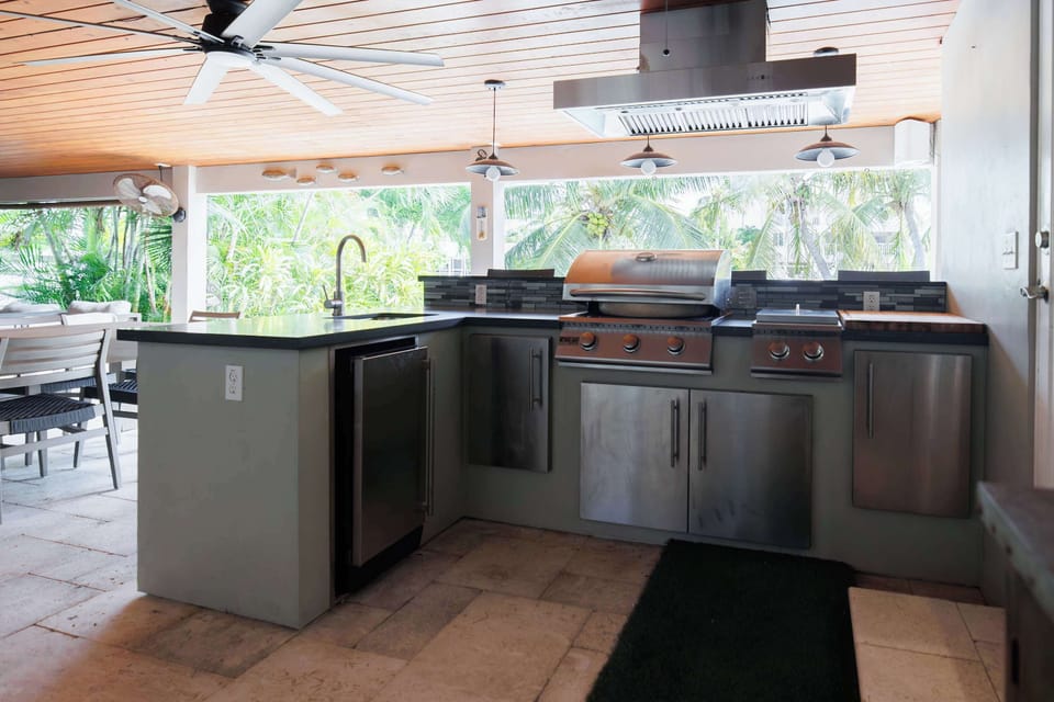 Outdoor kitchen