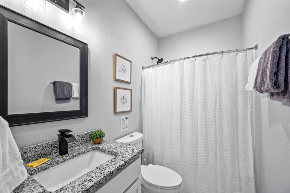 Main level bath