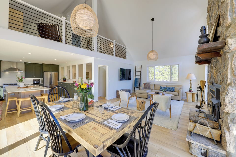 House (5 Bedrooms) | Interior