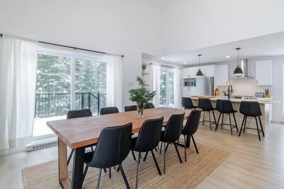 Dining table (2)