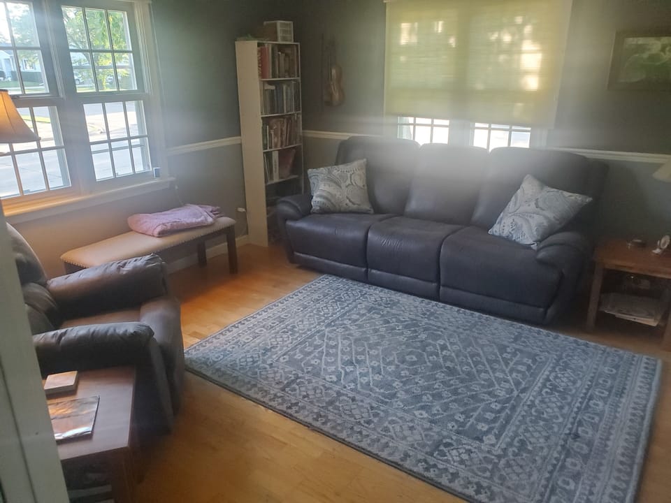 reading room, family area 