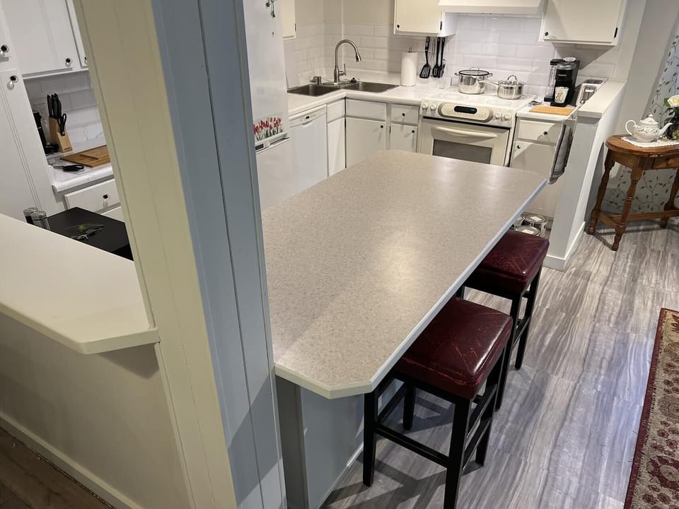 Fully equippted kitchen.