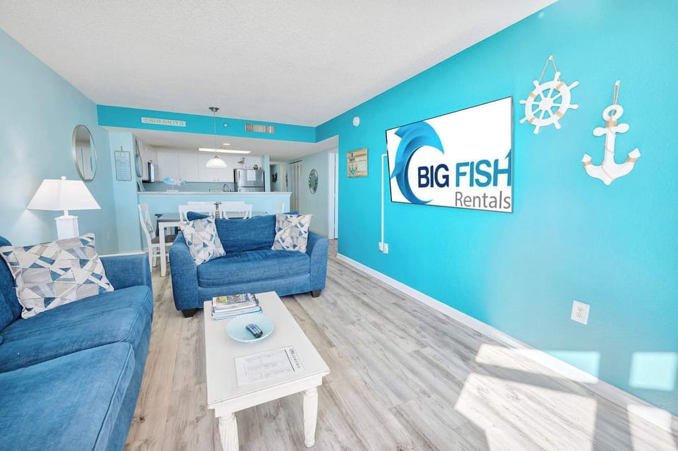 Amazing Living Room with Stunning Views🌊☀️
