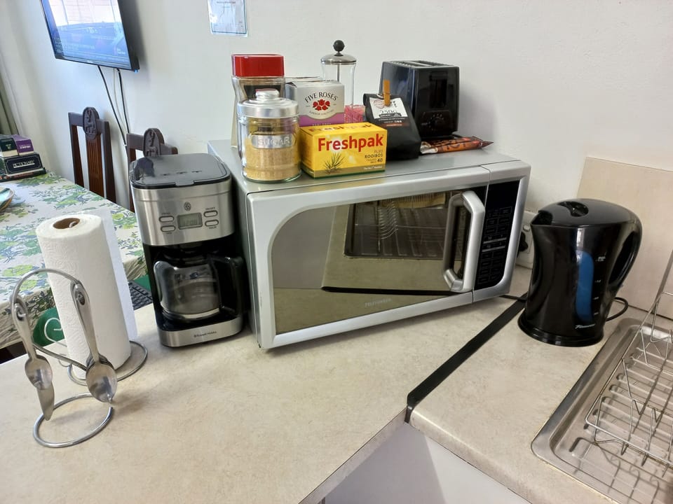 Tea/Coffee, Microwave, Coffee Machine, Kettle & Toaster