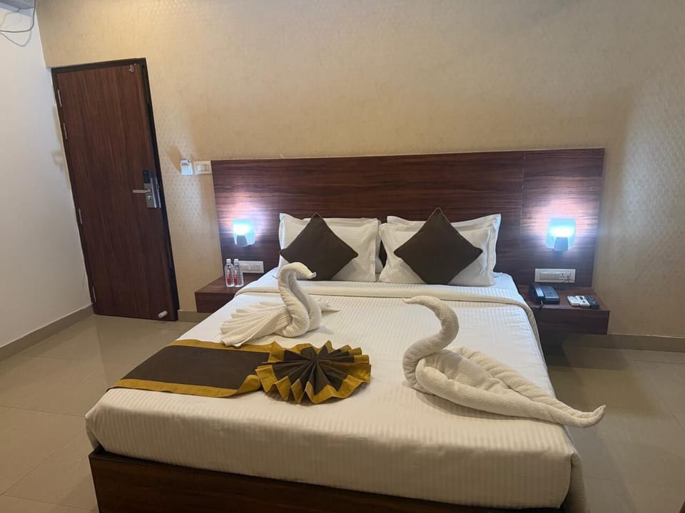 Deluxe Room | Egyptian cotton sheets, premium bedding, down comforters