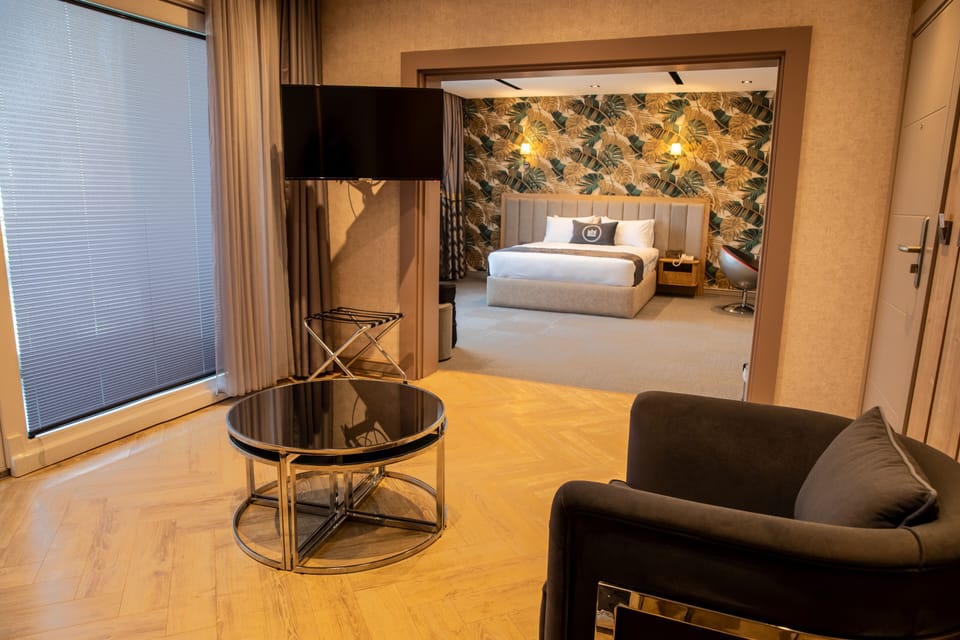 Grand Room | Living area | Flat-screen TV, Netflix, streaming services