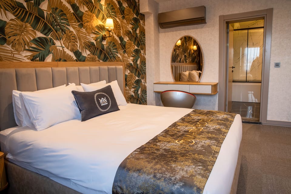 Grand Room | Premium bedding, minibar, in-room safe, soundproofing