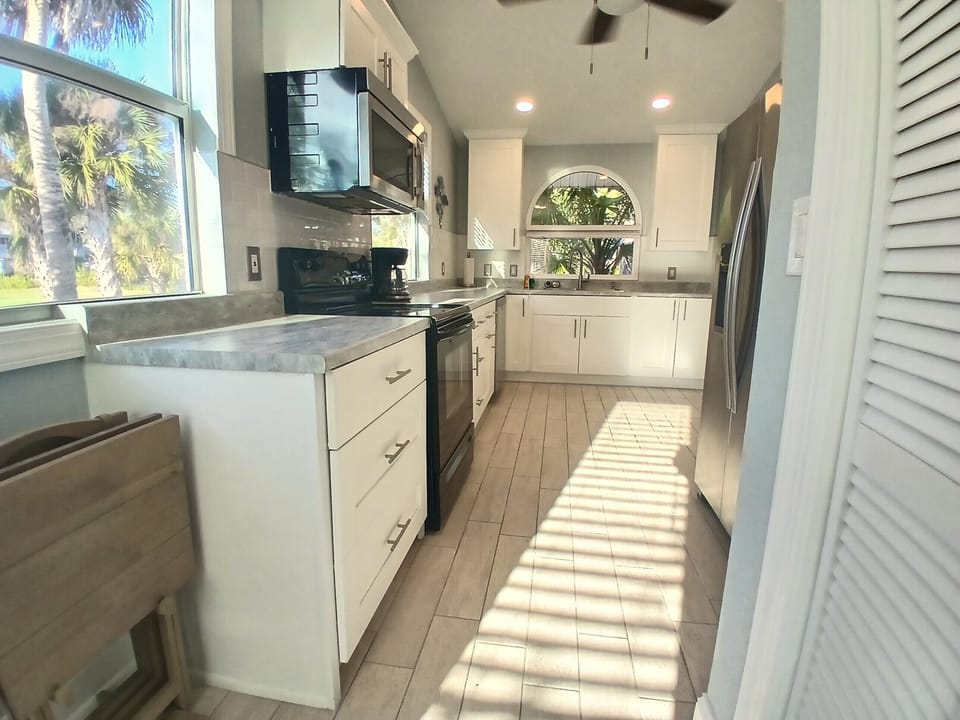 Front Entry to Kitchen