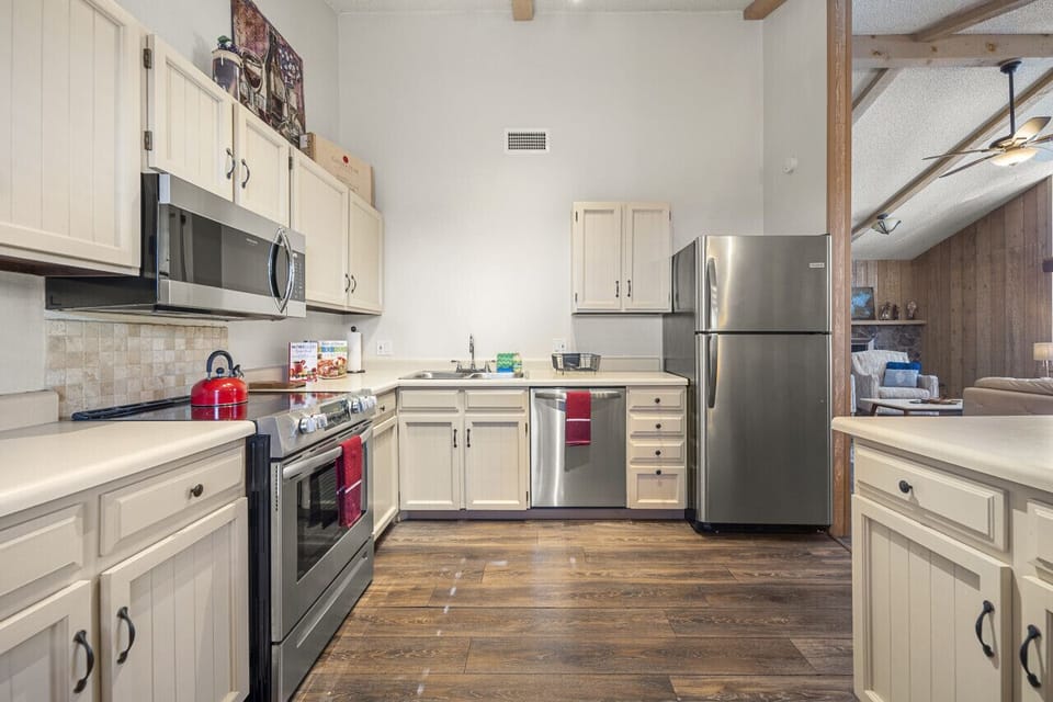 The kitchen boasts all modern amenities