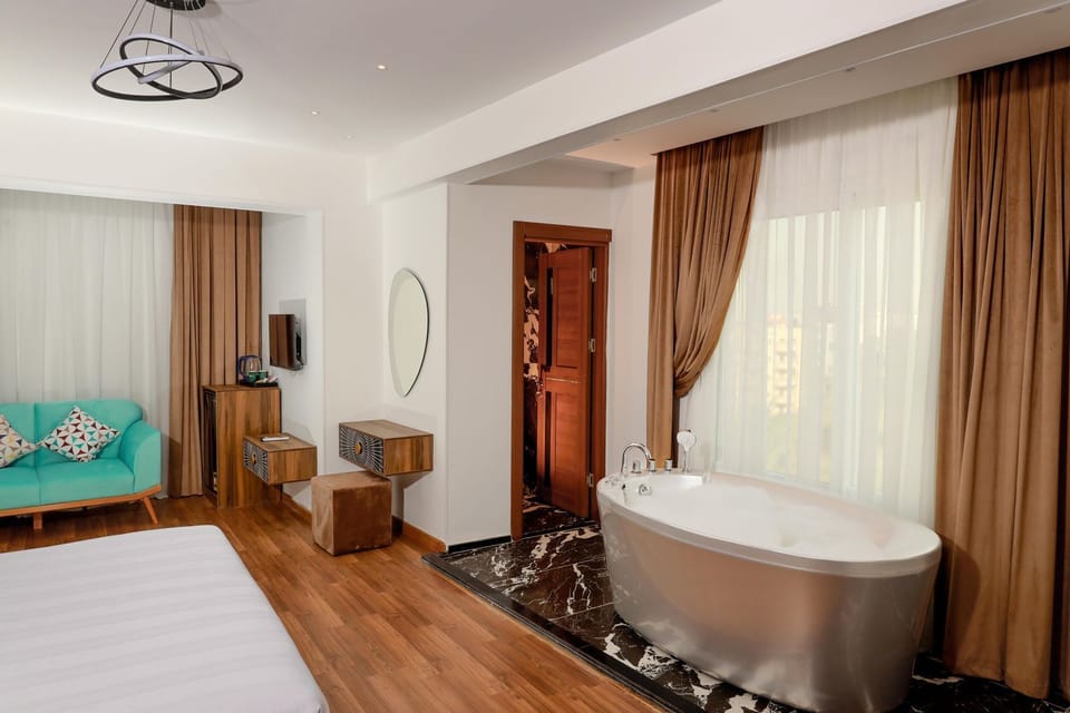 Panoramic House | Egyptian cotton sheets, premium bedding, pillowtop beds, free minibar