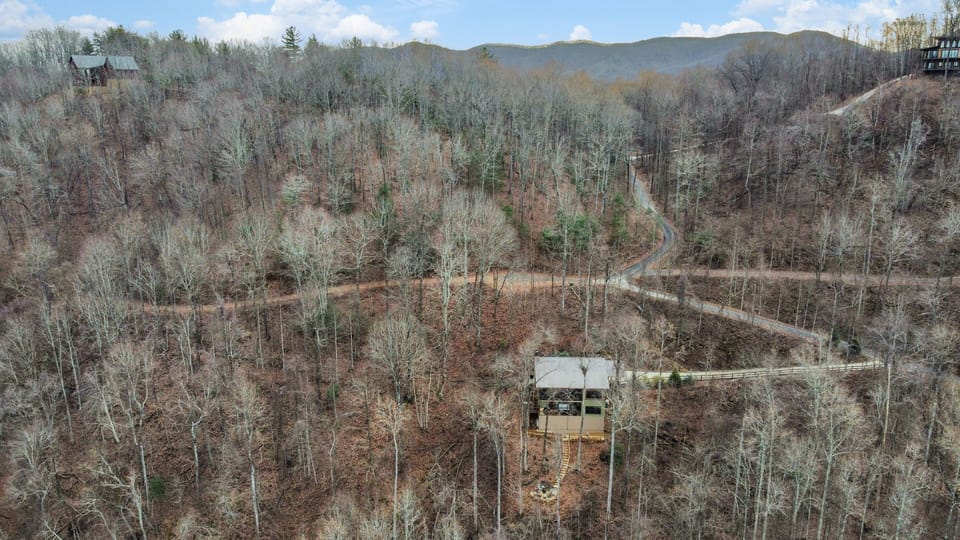 Enjoy your private mountain oasis in the Blue Ridge Mountains 