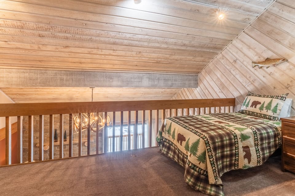 Loft - Two Twin Beds