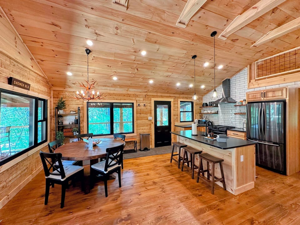 Main level dining area and kitchen