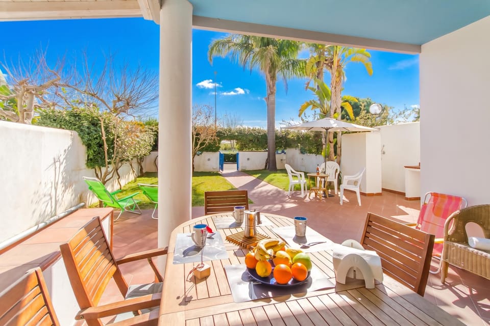 Family House, 2 Bedrooms, 2 Bathrooms (Villetta Relax with Garden, Pool and) | Outdoor dining