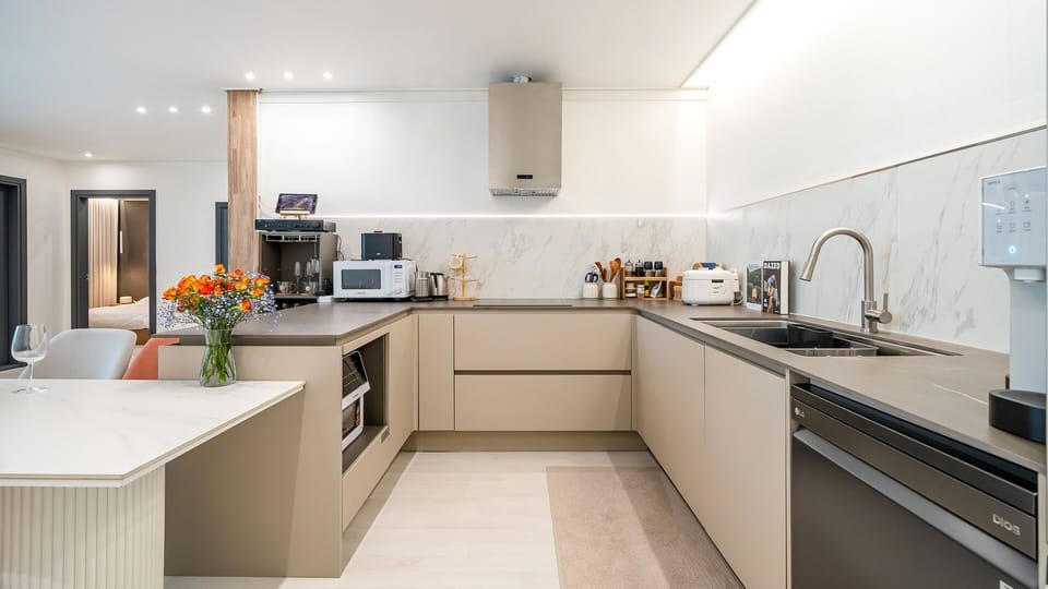 Basic Room, 2 Bedrooms (Sevenstay) | 2 bedrooms, free WiFi