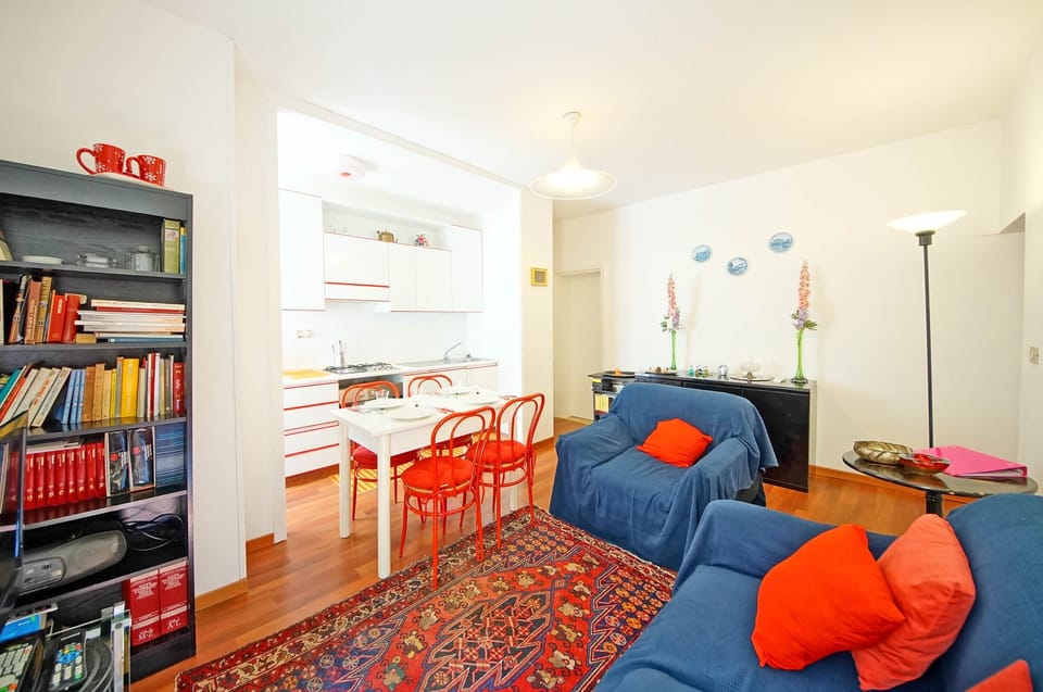 Apartment | Living area | 32-inch flat-screen TV with satellite channels