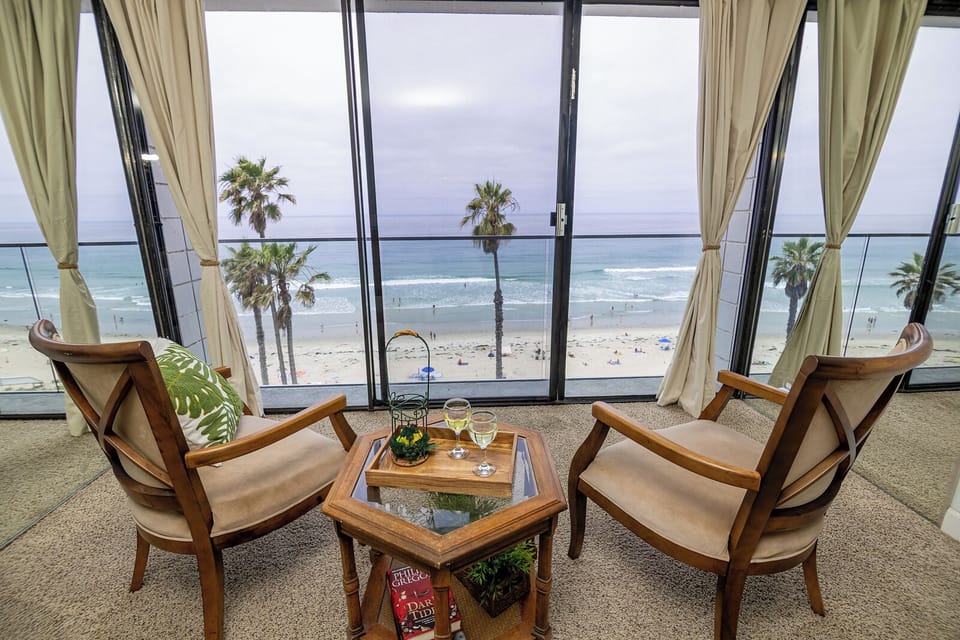Panoramic Condo, 2 Bedrooms, Non Smoking, Ocean View | 1 bedroom, individually decorated, individually furnished