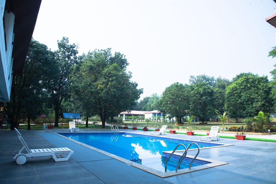 15 outdoor pools