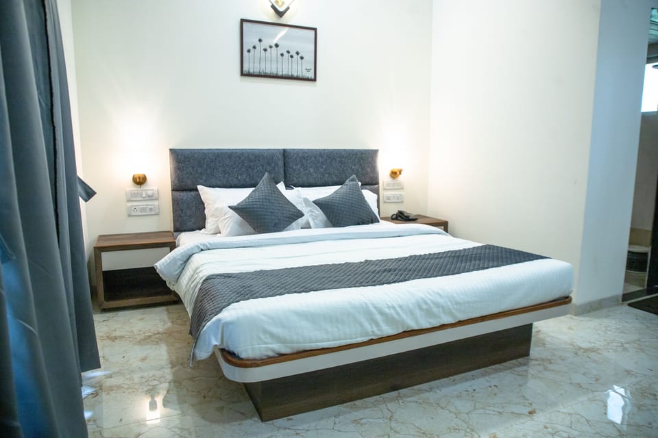 Deluxe Room | 1 bedroom, desk, free WiFi