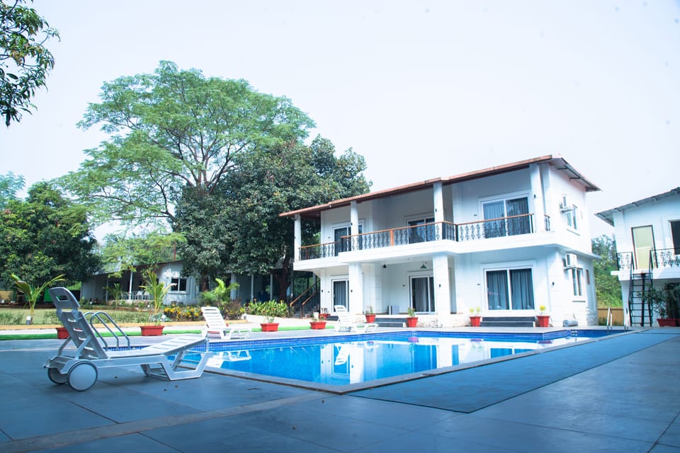 15 outdoor pools