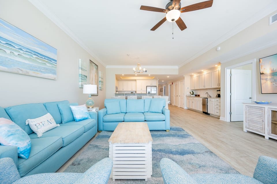 Condo, 3 Bedrooms | Living area